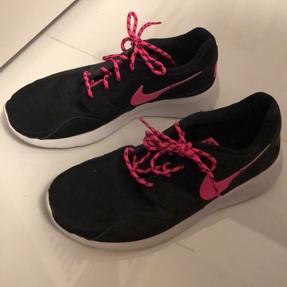Nike Other - Nike Kaishi Girls GS  Sneakers Size 6y Black/Pink